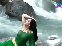 Milf सेक्स मशीन का इ ...