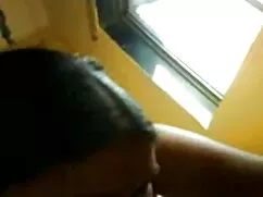 सुनहरे बालों वाली कि ...