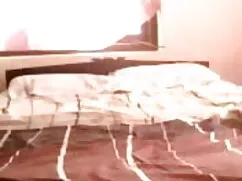 एक आदमी हिंदी में से ...