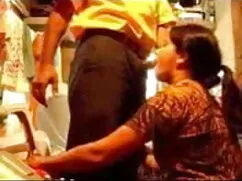 लिंडसे मेरी पेंटीहोज ...