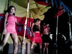 सुनहरे बालों वाली कि ...
