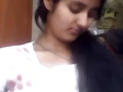 डॉर्म में ट्रिपल एक् ...