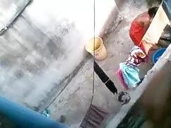 टेलर उसे खिलौना प्या ...